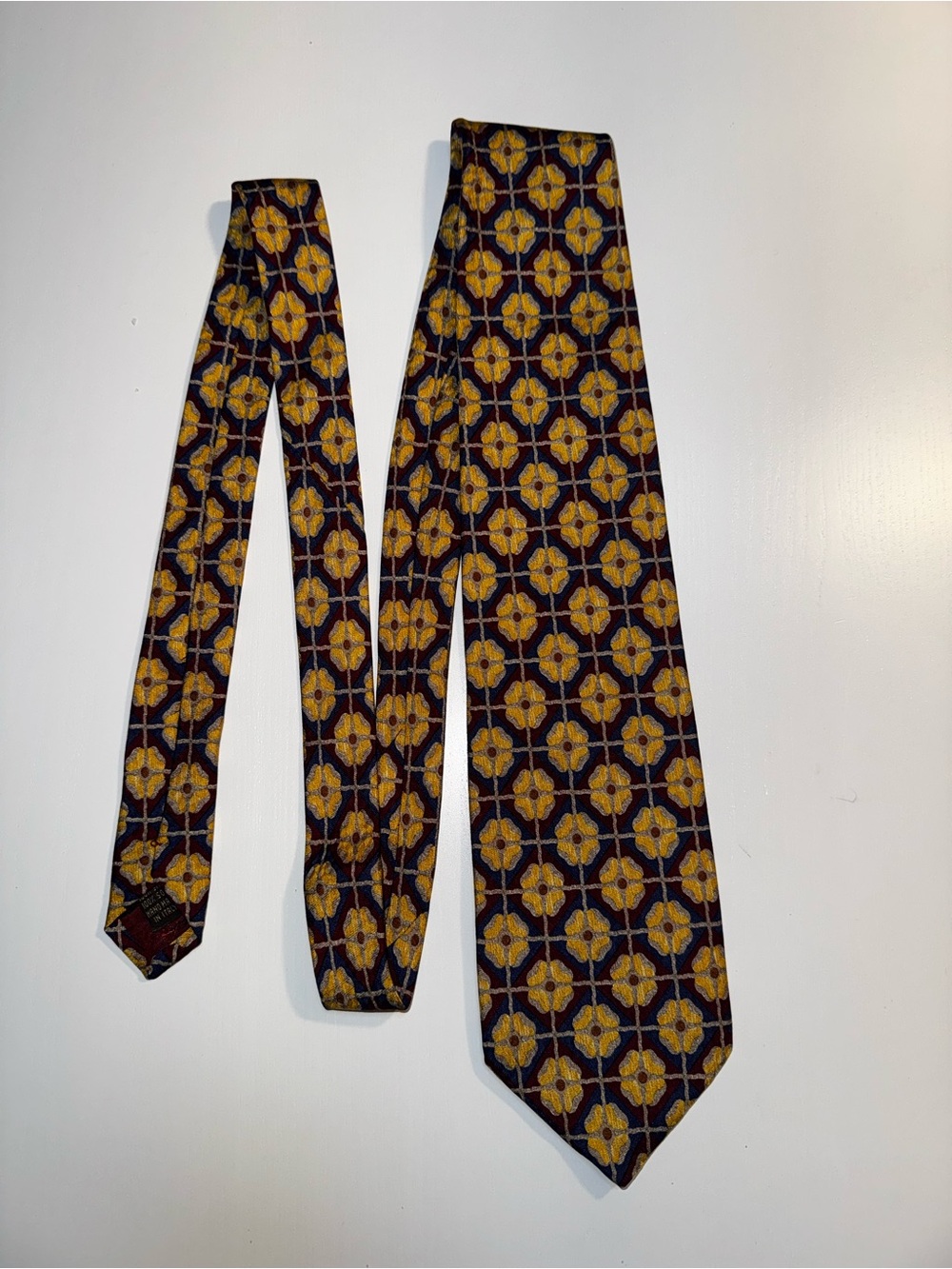 Vintage Valentino Cravatte Men’s 100% Silk Tie Hand Made in Italy Geometric